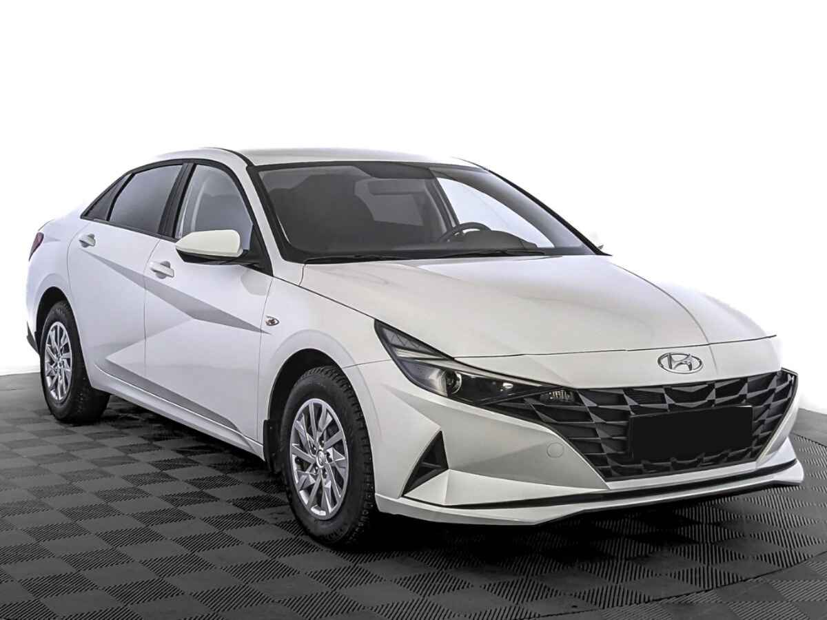 Hyundai Elantra, 2022