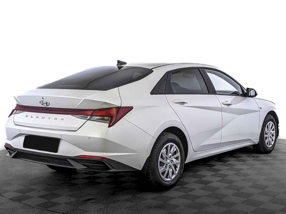 Hyundai Elantra, 2022