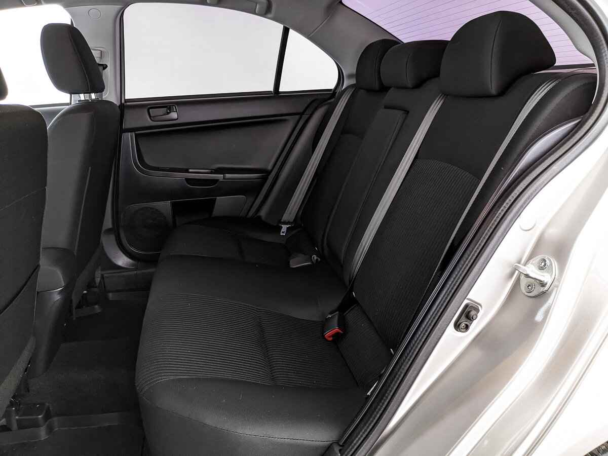 Mitsubishi Lancer, 2015