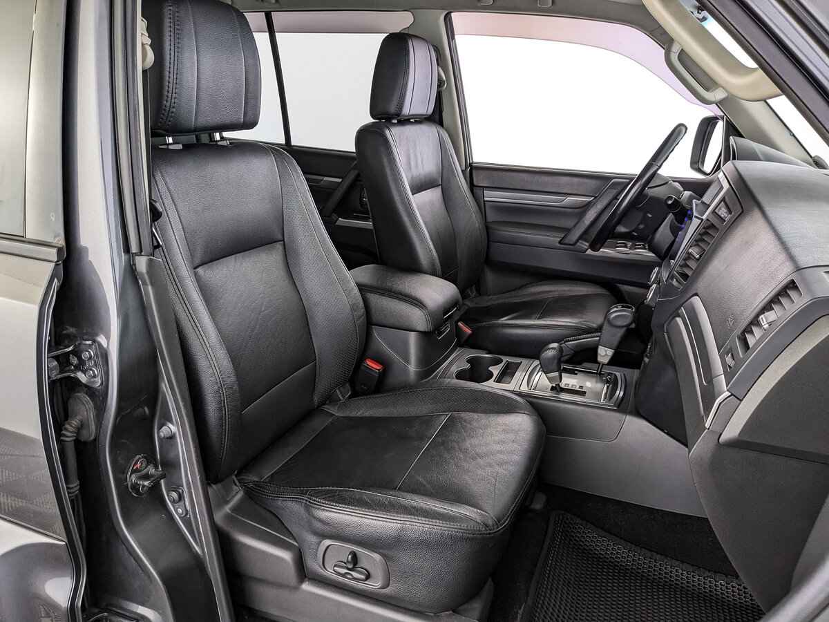 Mitsubishi Pajero, 2013