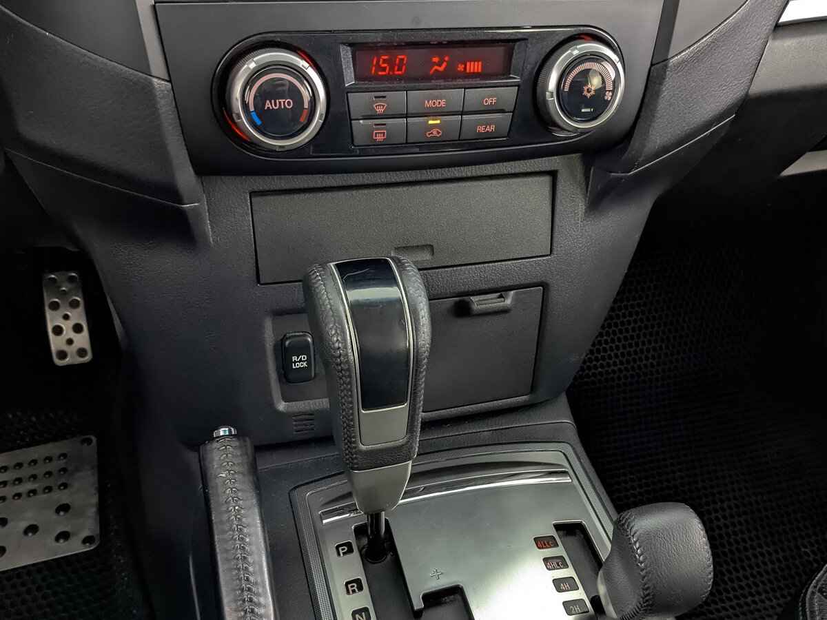 Mitsubishi Pajero, 2013