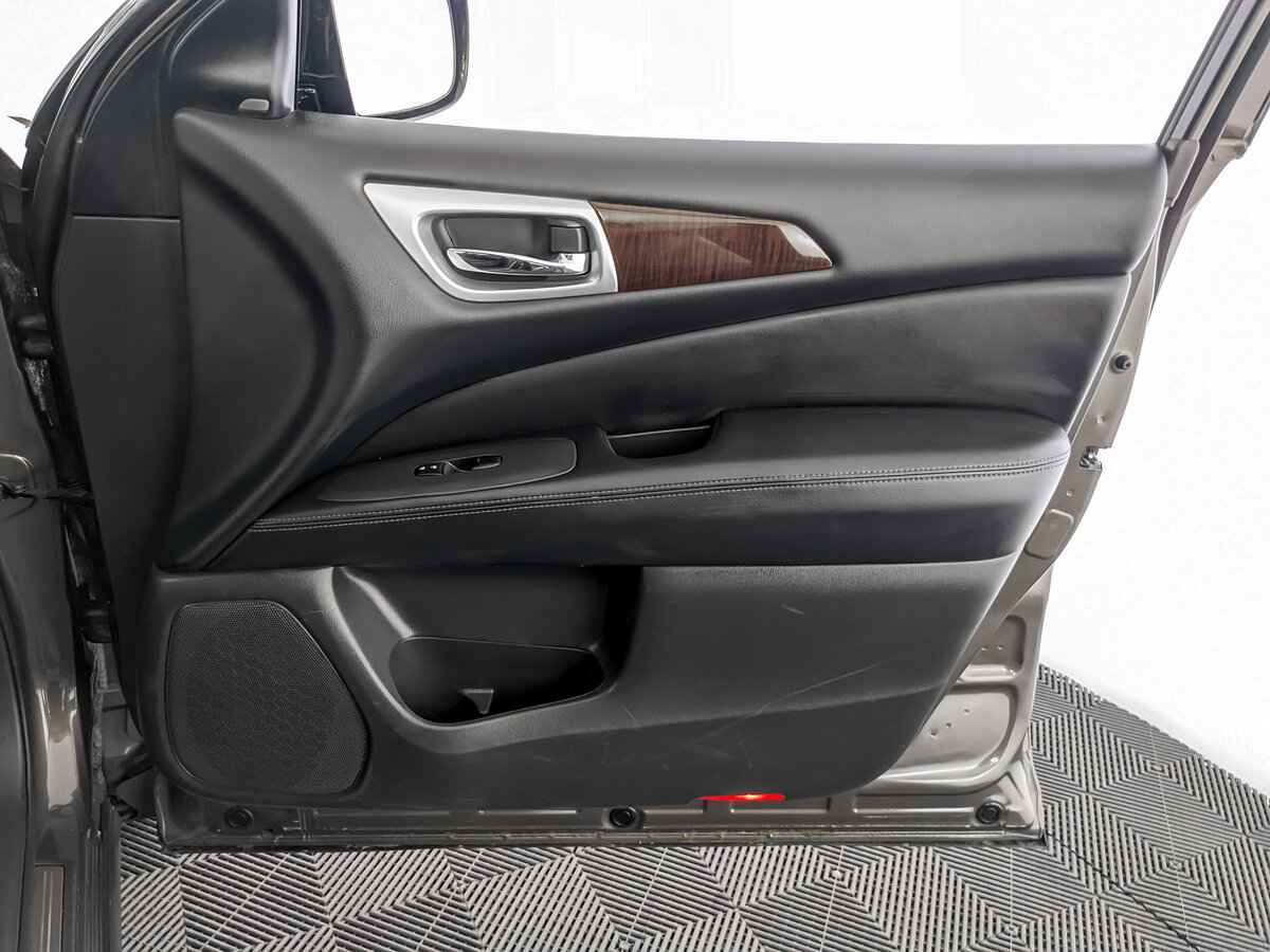 Nissan Pathfinder, 2016