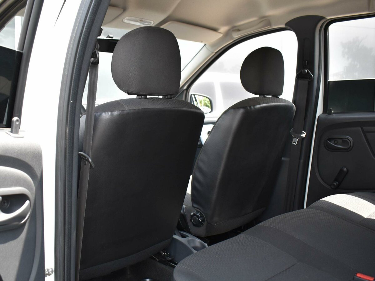 Lada (ВАЗ) Largus, 2013