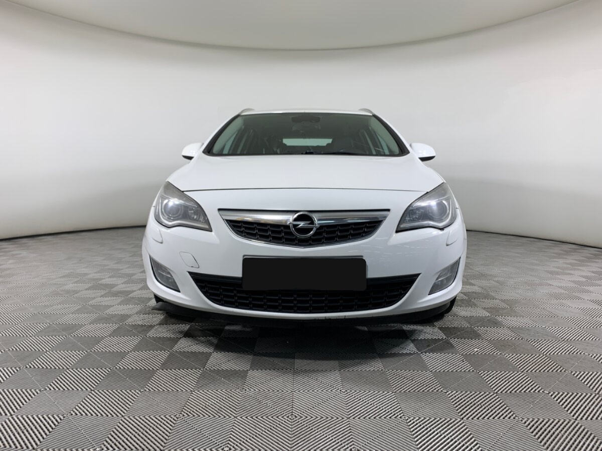 Opel Astra, 2011
