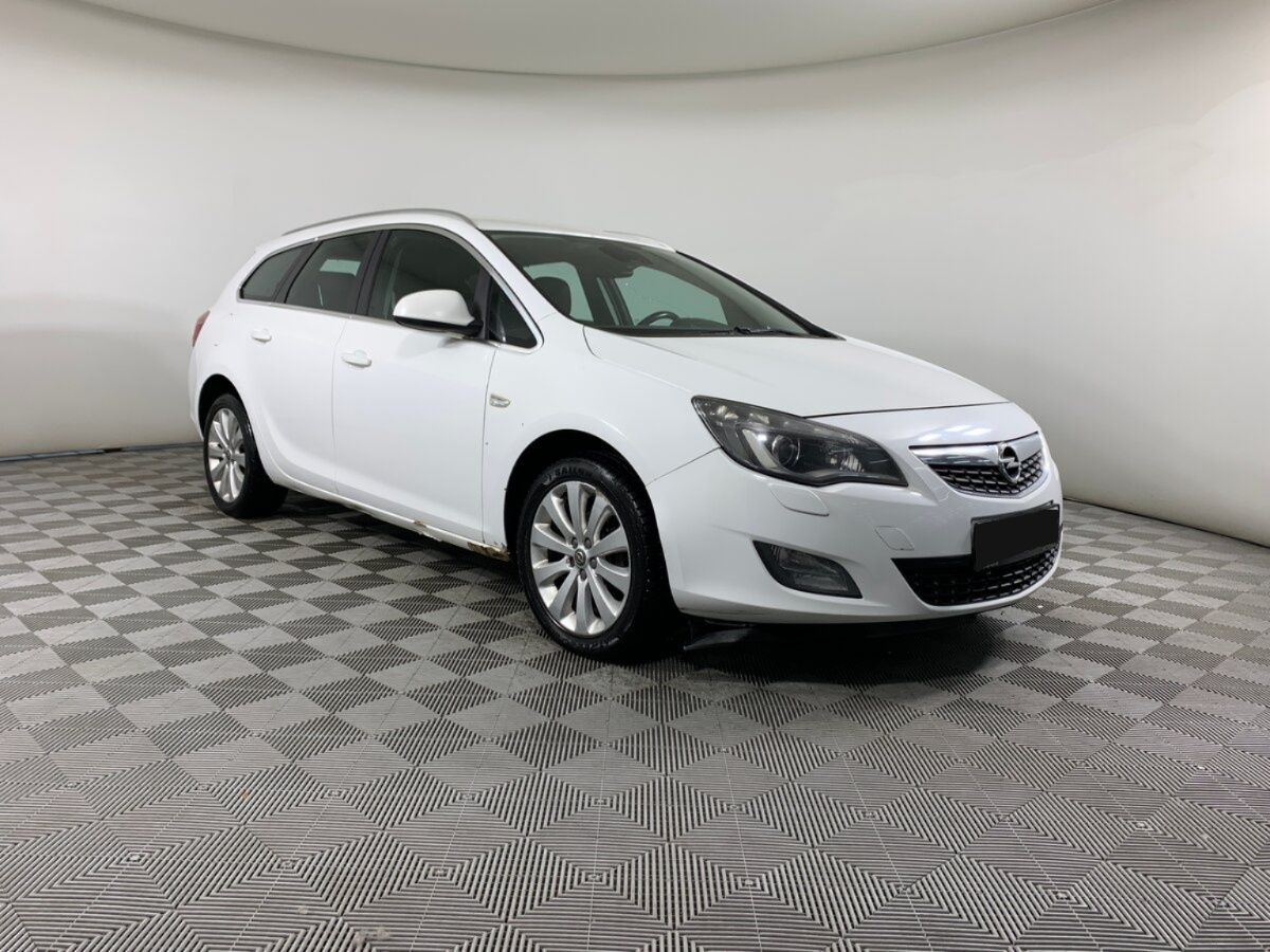 Opel Astra, 2011
