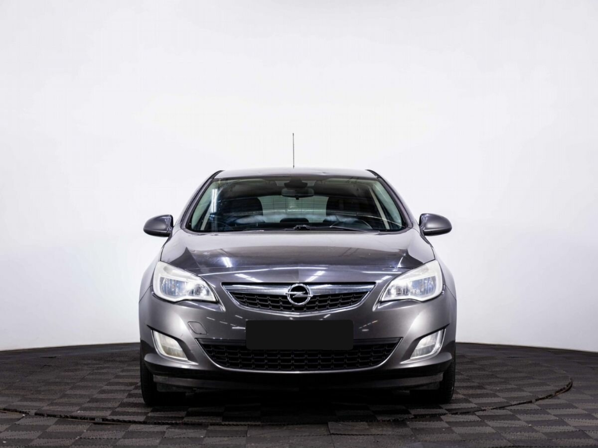 Opel Astra, 2011