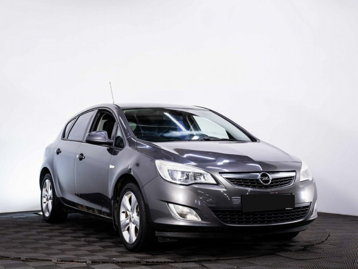 Opel Astra, 2011