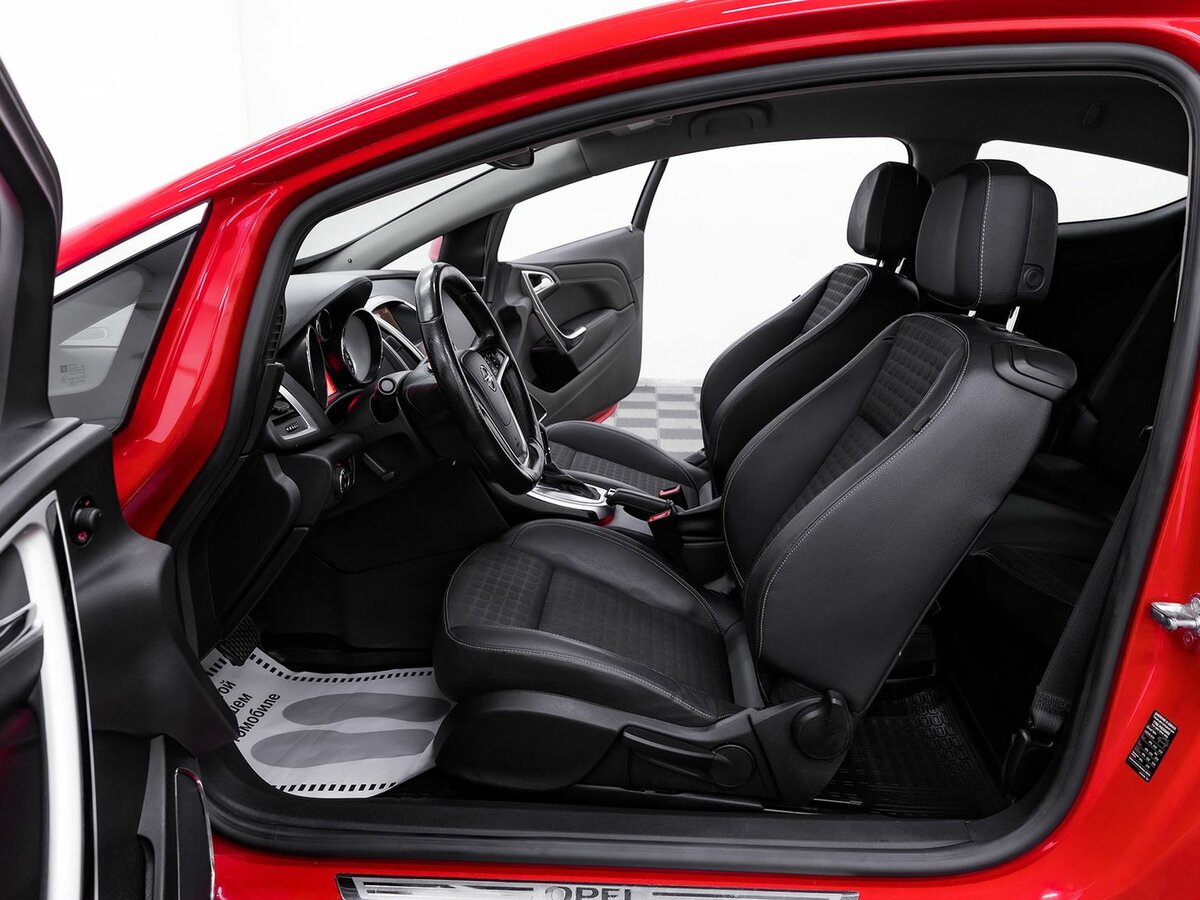 Opel Astra GTC, 2013