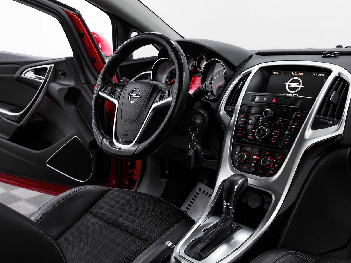 Opel Astra GTC, 2013