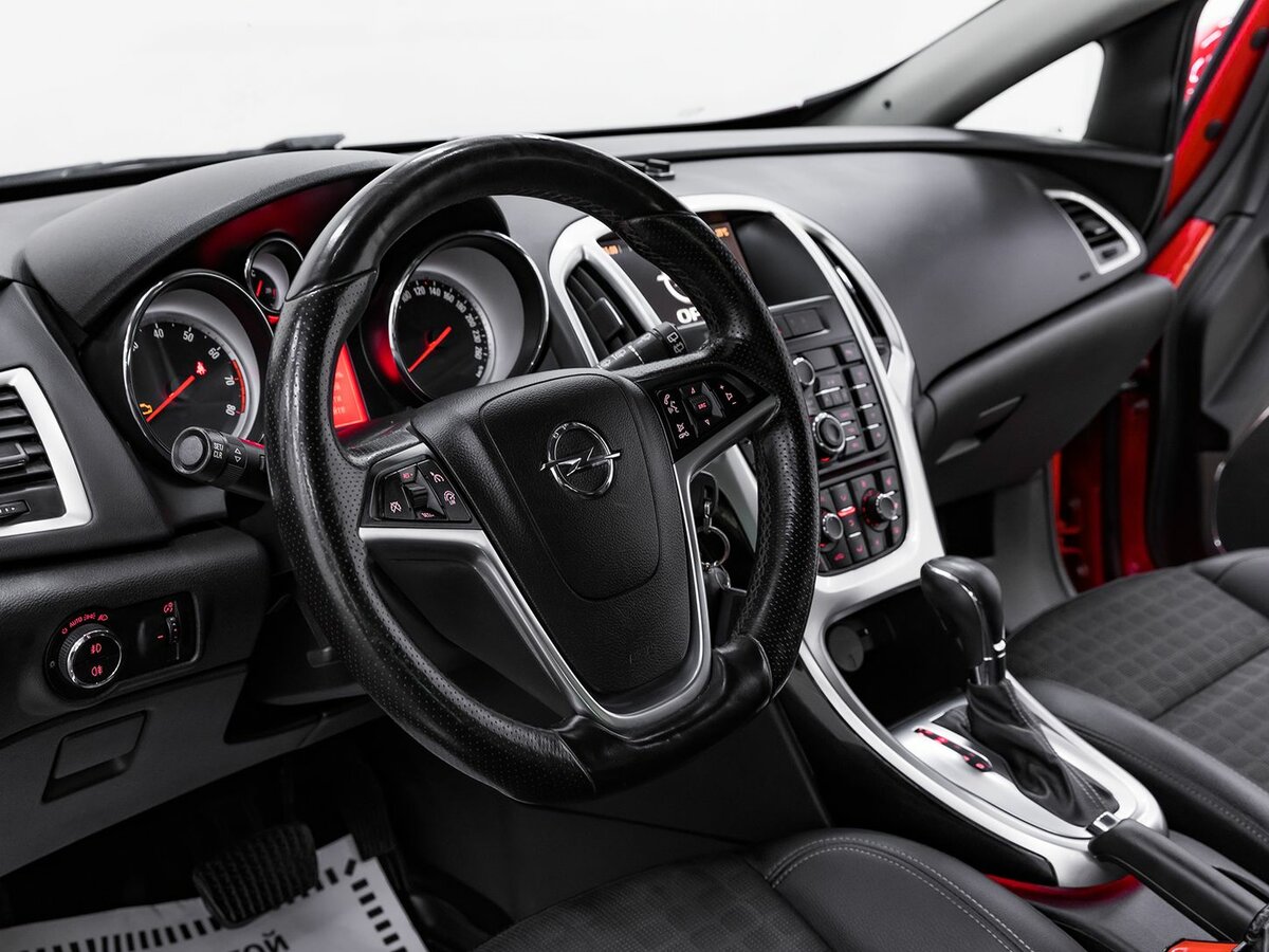 Opel Astra GTC, 2013