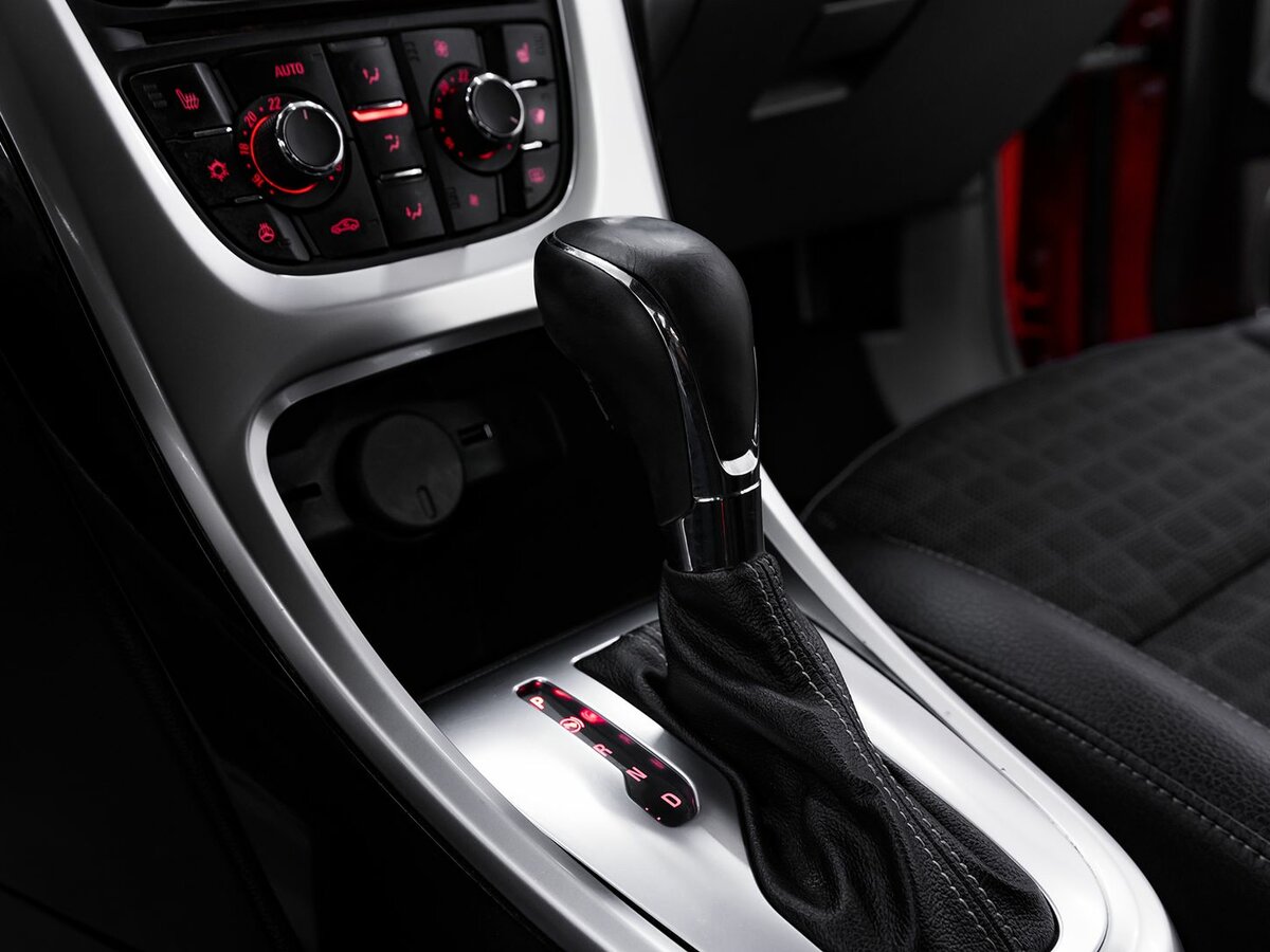 Opel Astra GTC, 2013