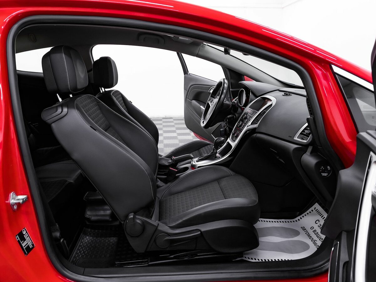 Opel Astra GTC, 2013