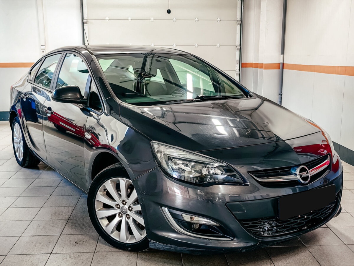 Opel Astra, 2012