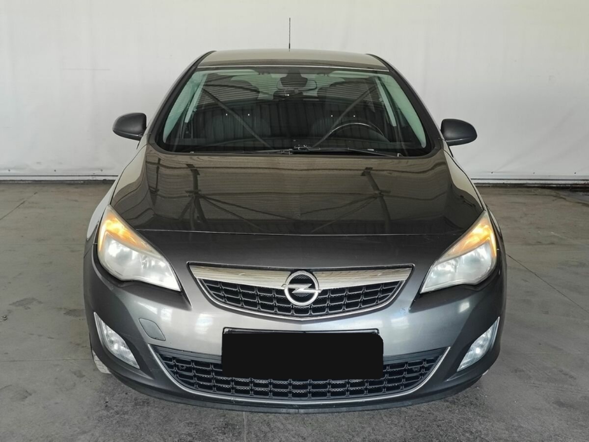 Opel Astra, 2010