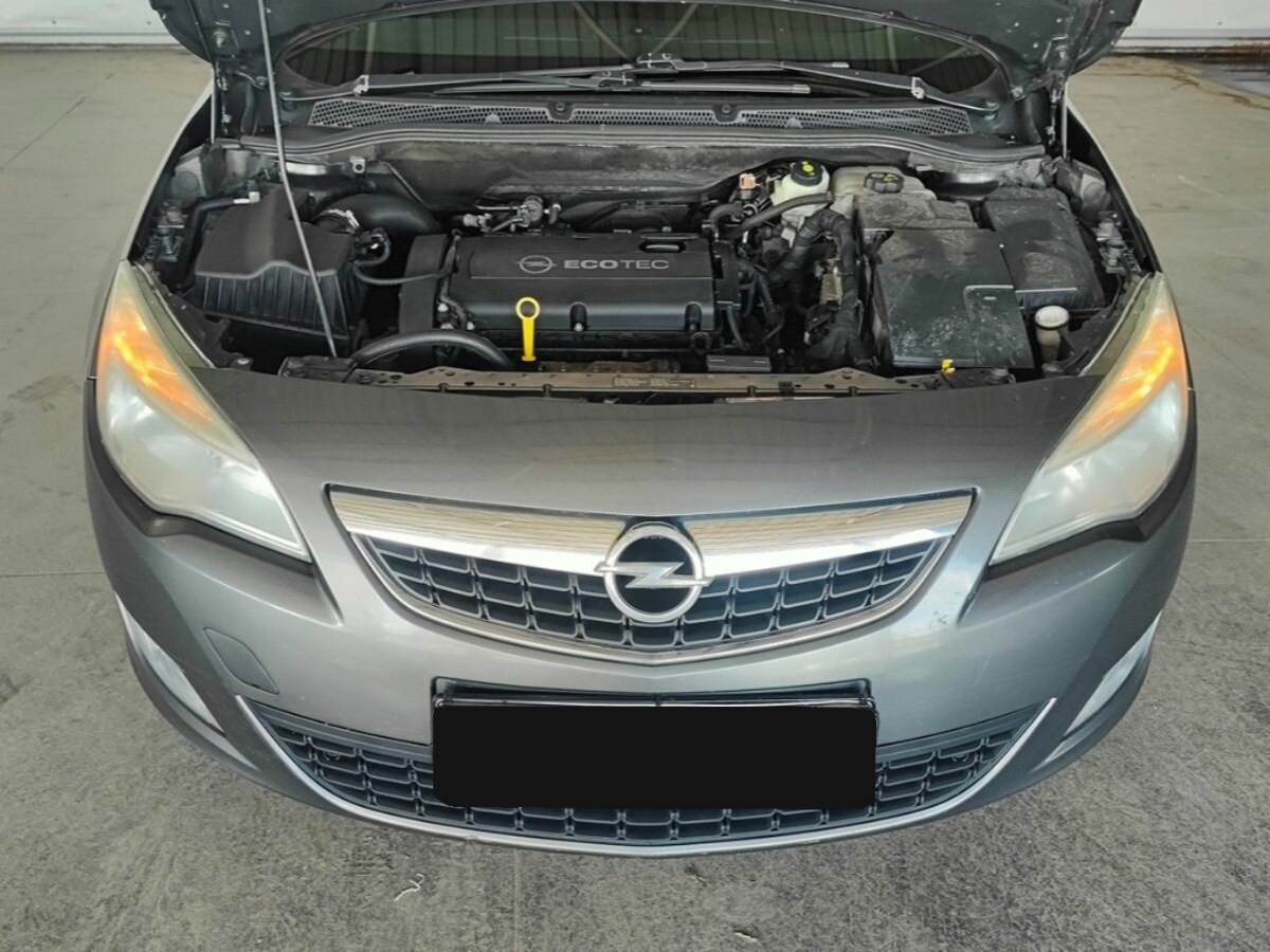 Opel Astra, 2010