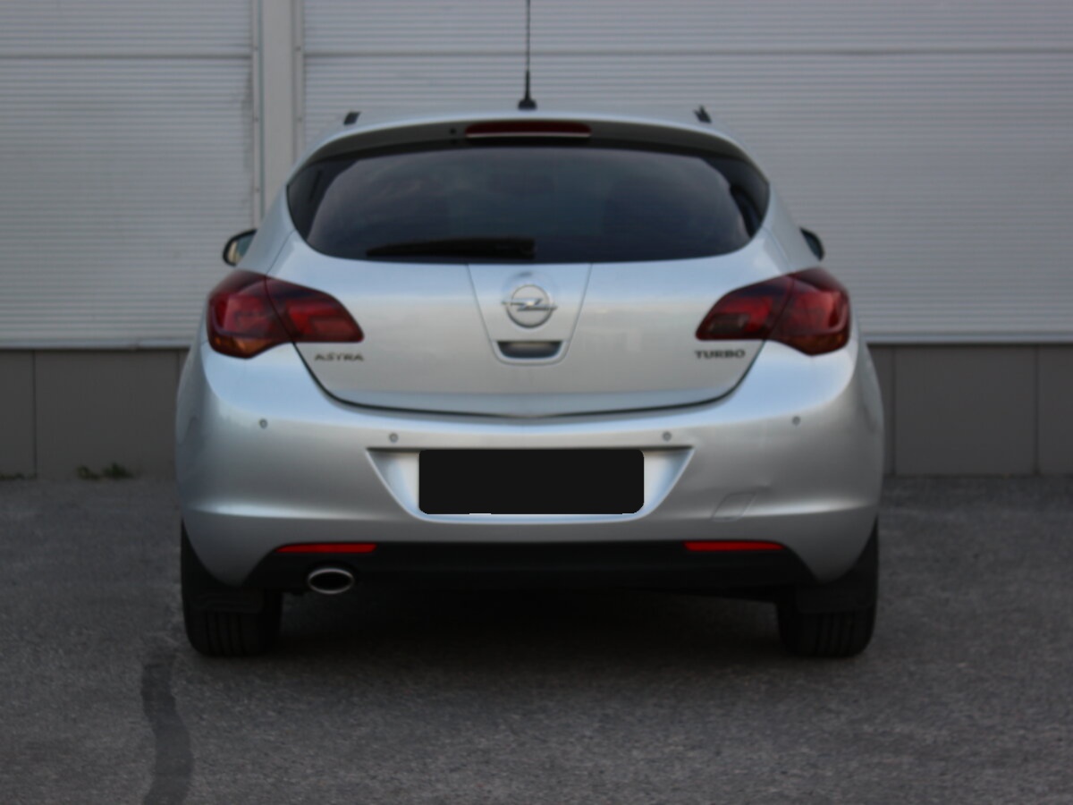 Opel Astra, 2011
