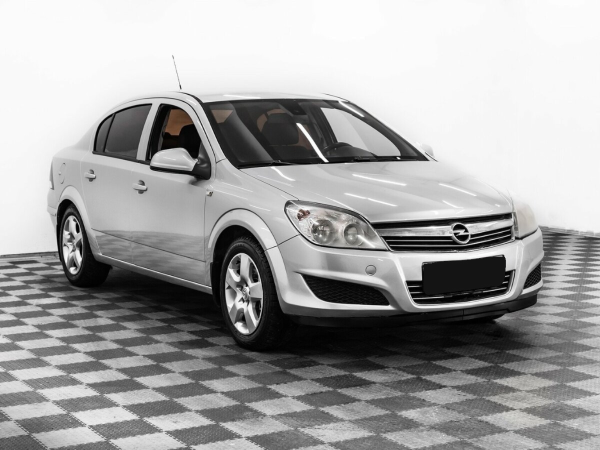 Opel Astra, 2010