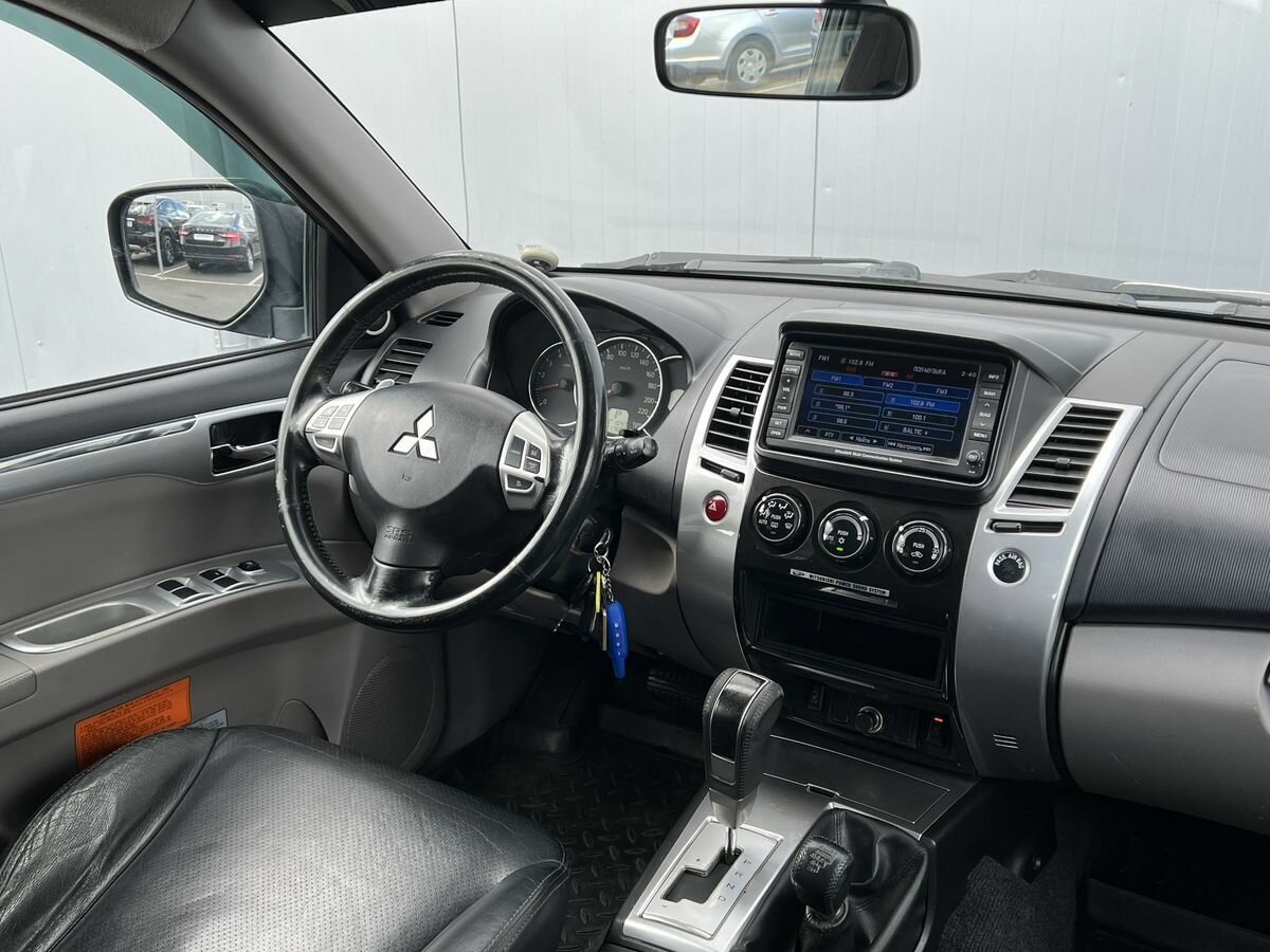 Mitsubishi Pajero Sport, 2011