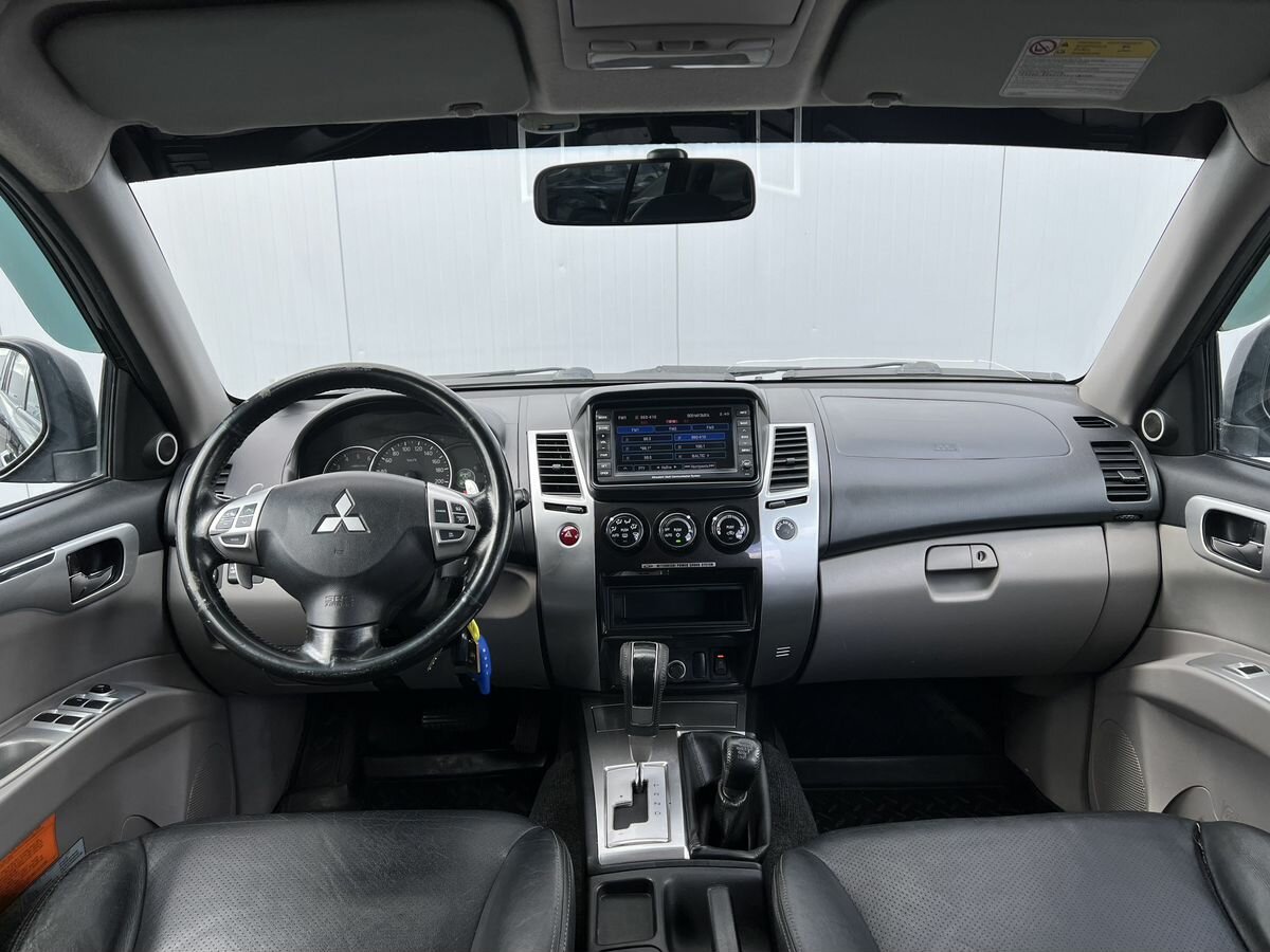 Mitsubishi Pajero Sport, 2011