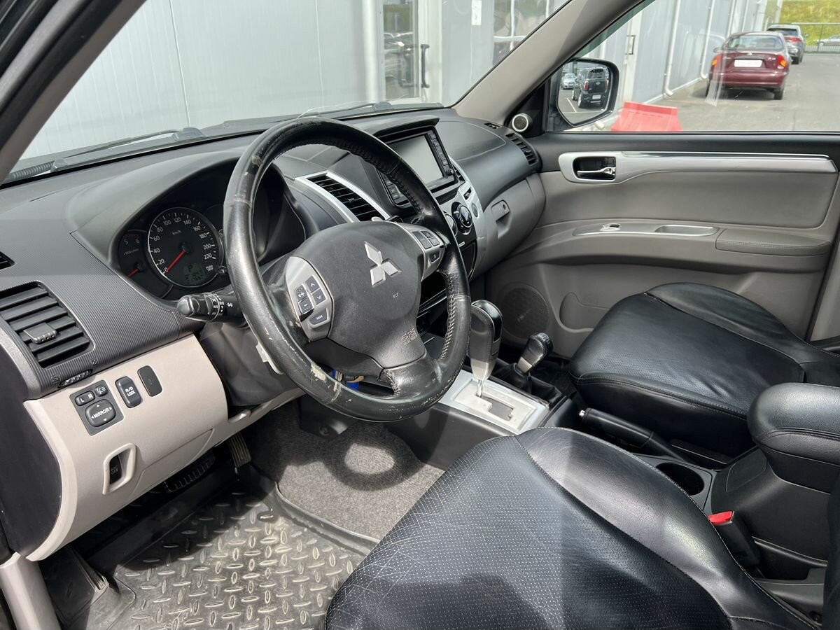 Mitsubishi Pajero Sport, 2011