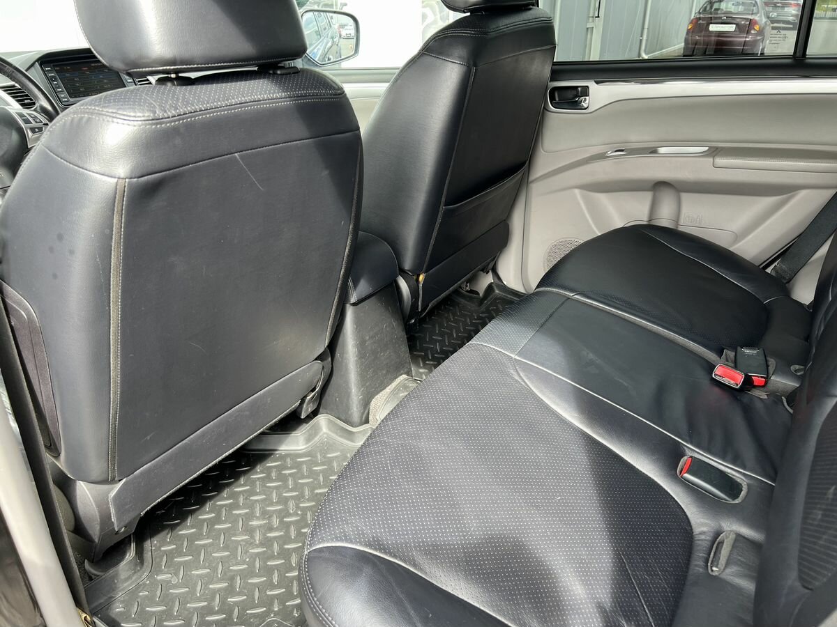 Mitsubishi Pajero Sport, 2011