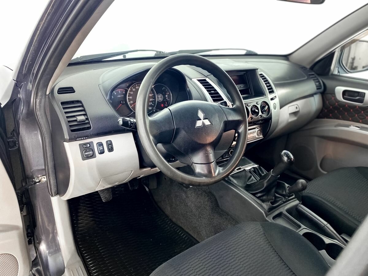 Mitsubishi Pajero Sport, 2010