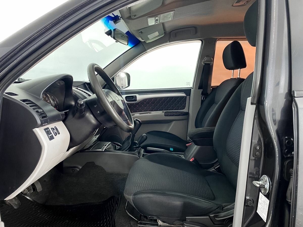 Mitsubishi Pajero Sport, 2010