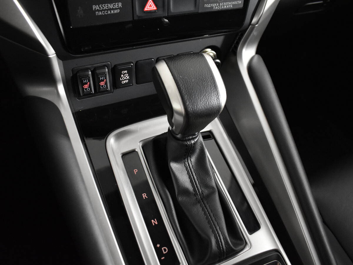 Mitsubishi Pajero Sport, 2020