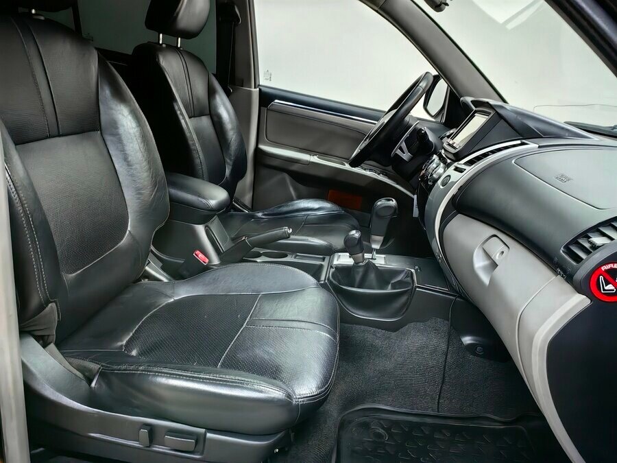 Mitsubishi Pajero Sport, 2012