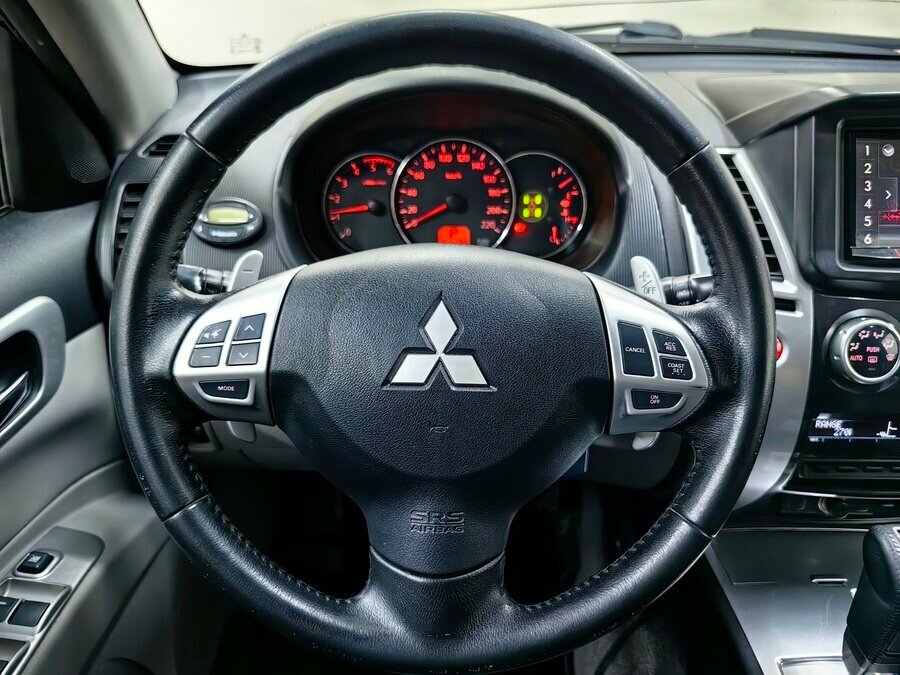 Mitsubishi Pajero Sport, 2012