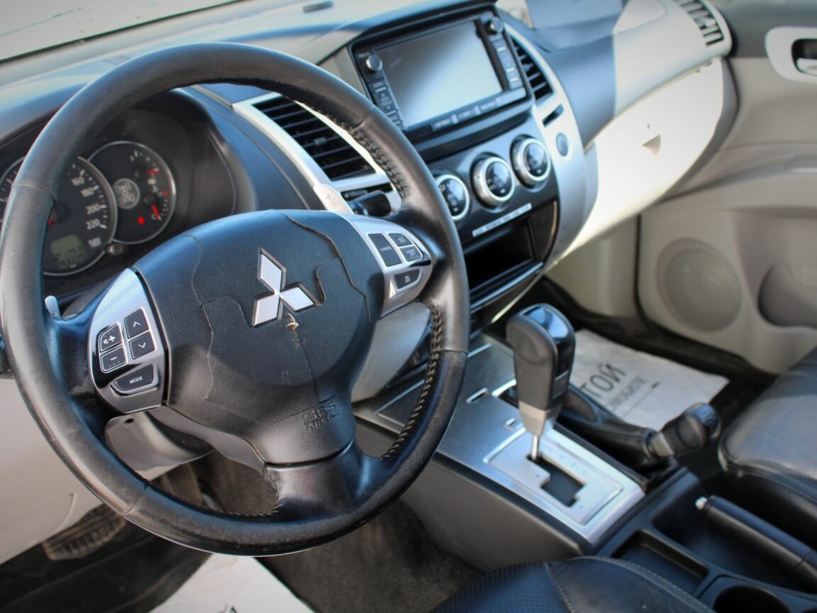 Mitsubishi Pajero Sport, 2013