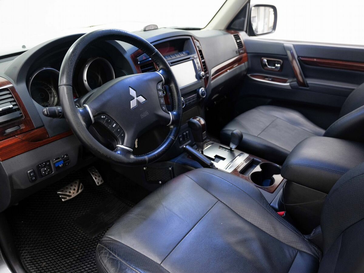 Mitsubishi Pajero, 2012