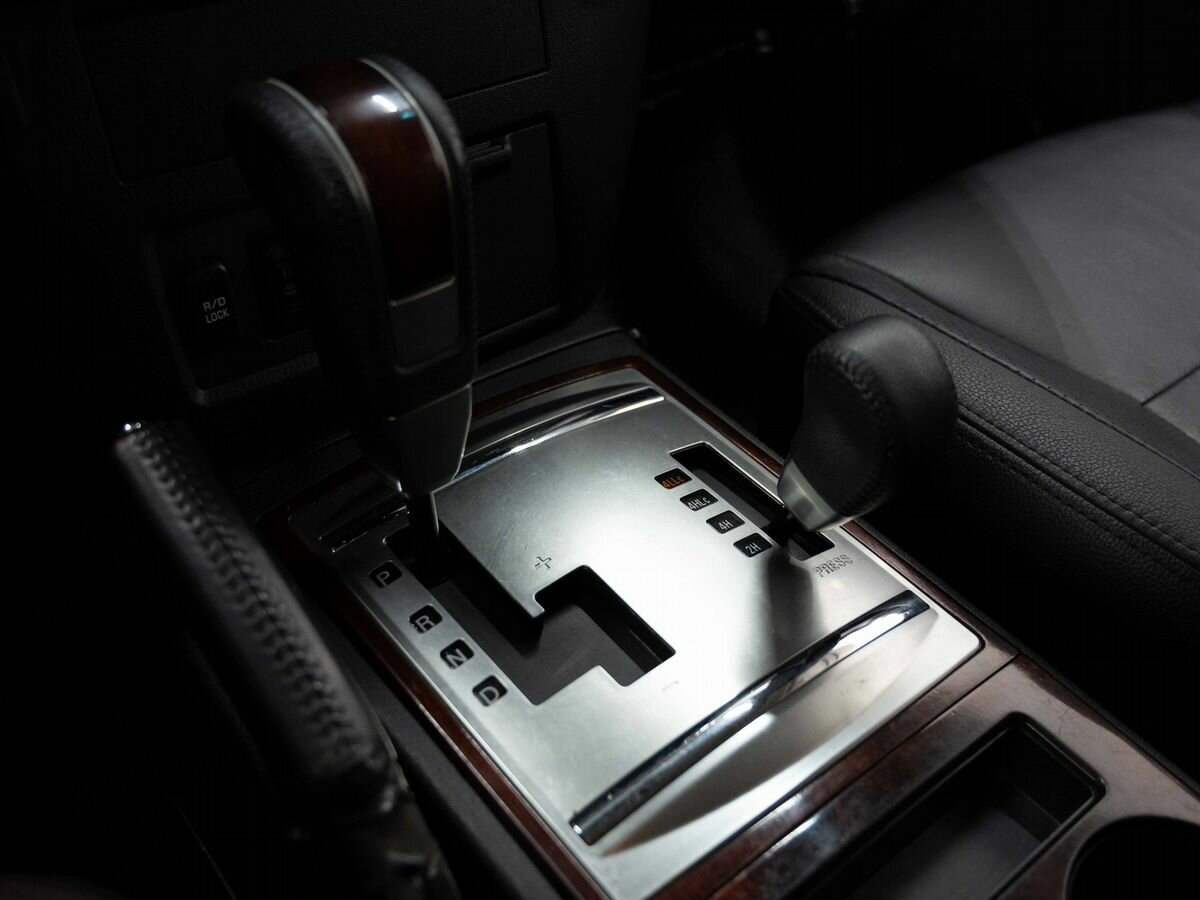 Mitsubishi Pajero, 2012