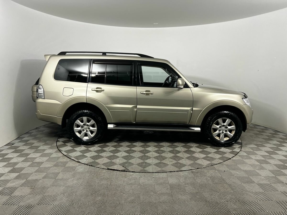 Mitsubishi Pajero, 2012