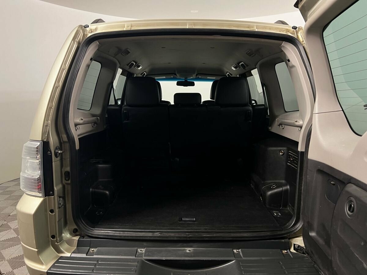 Mitsubishi Pajero, 2012