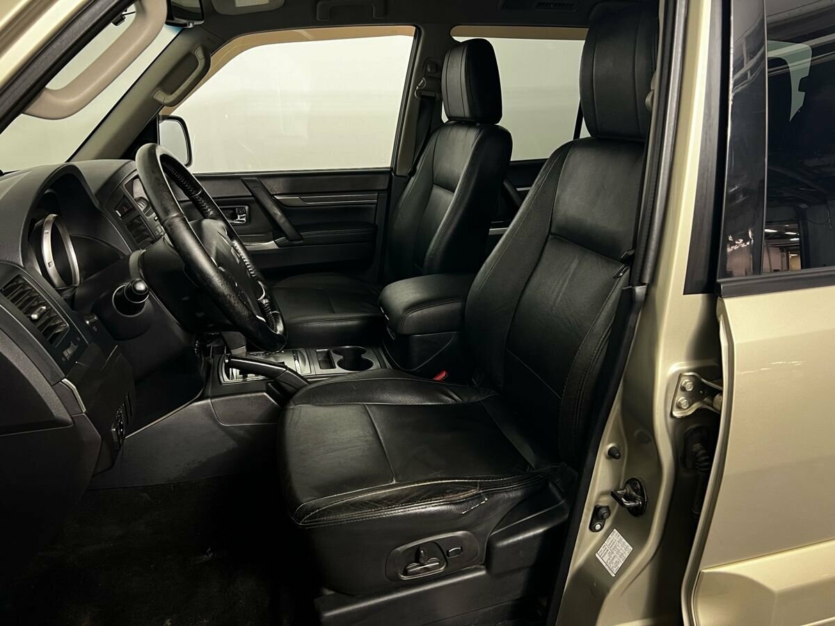 Mitsubishi Pajero, 2012