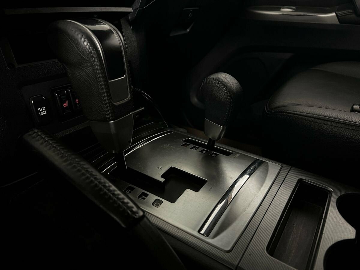 Mitsubishi Pajero, 2012