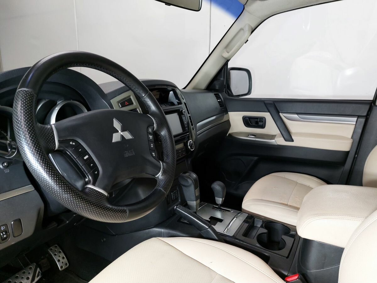 Mitsubishi Pajero, 2015