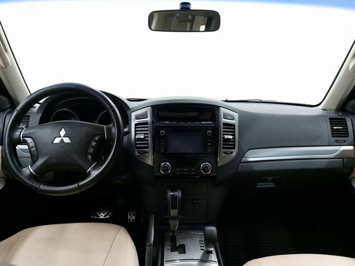 Mitsubishi Pajero, 2015