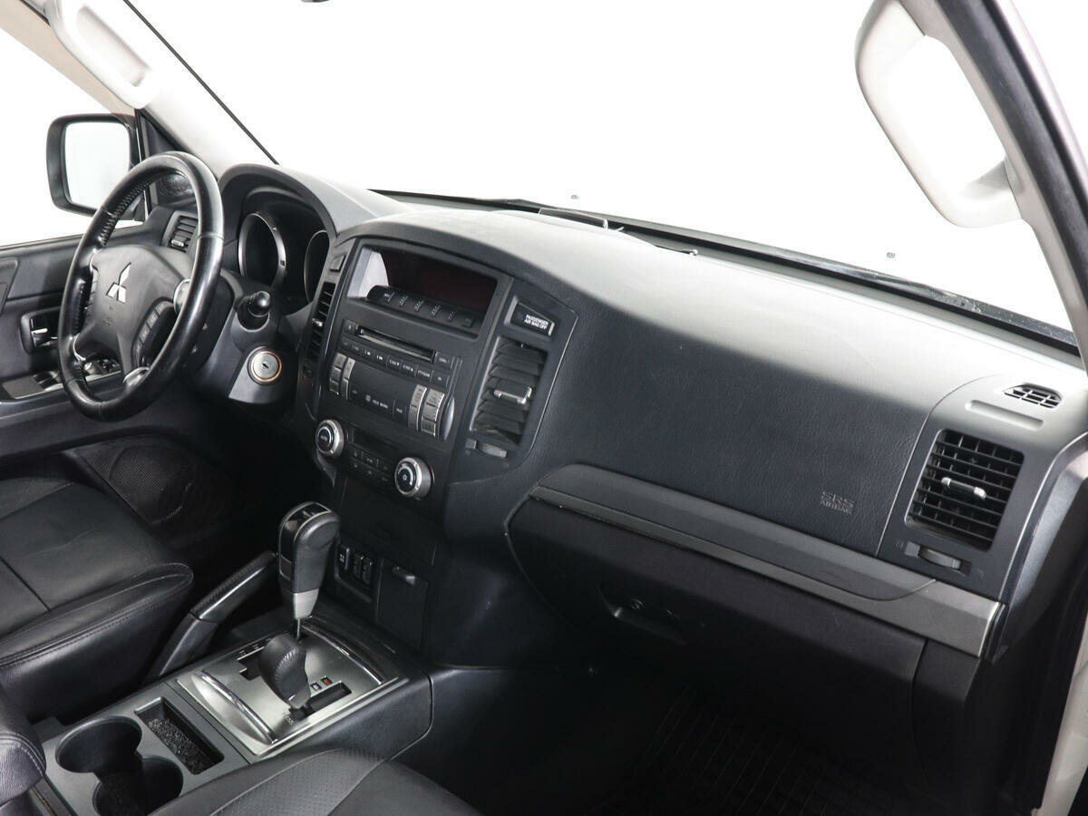 Mitsubishi Pajero, 2011