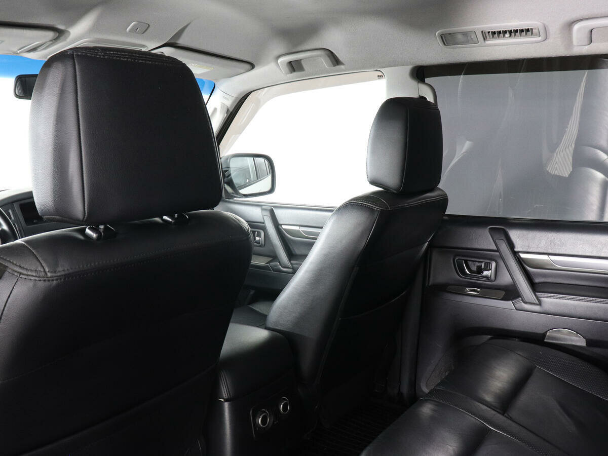 Mitsubishi Pajero, 2011