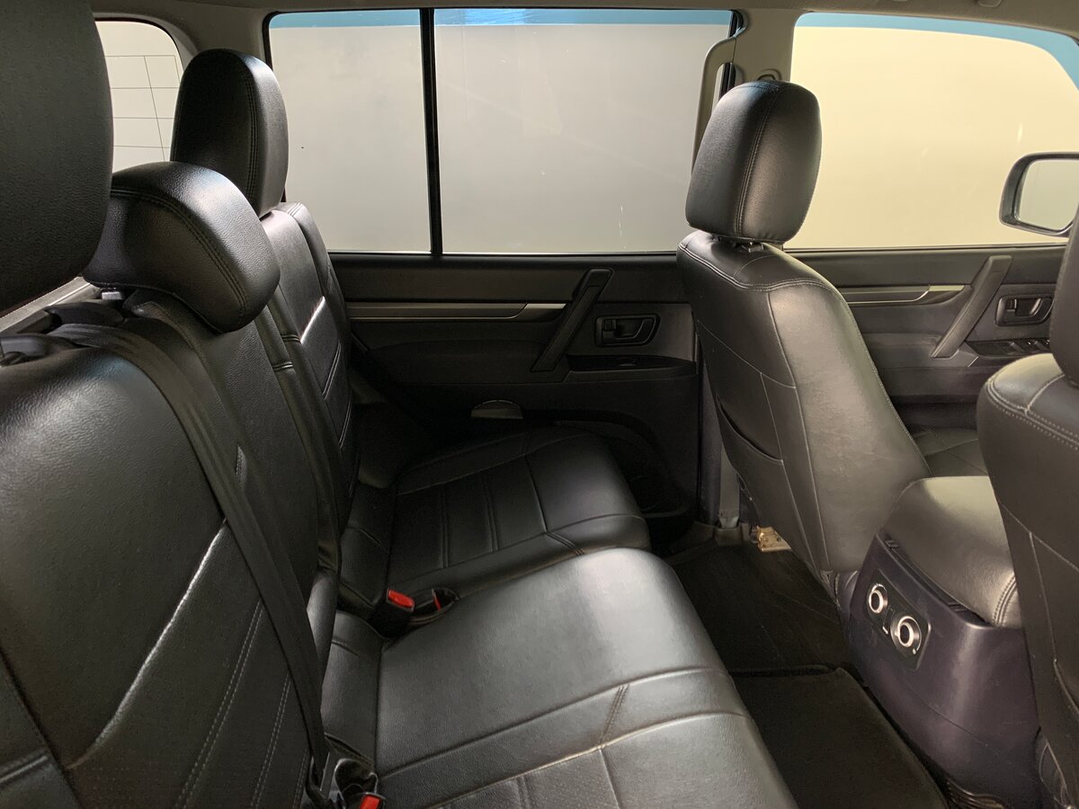 Mitsubishi Pajero, 2010