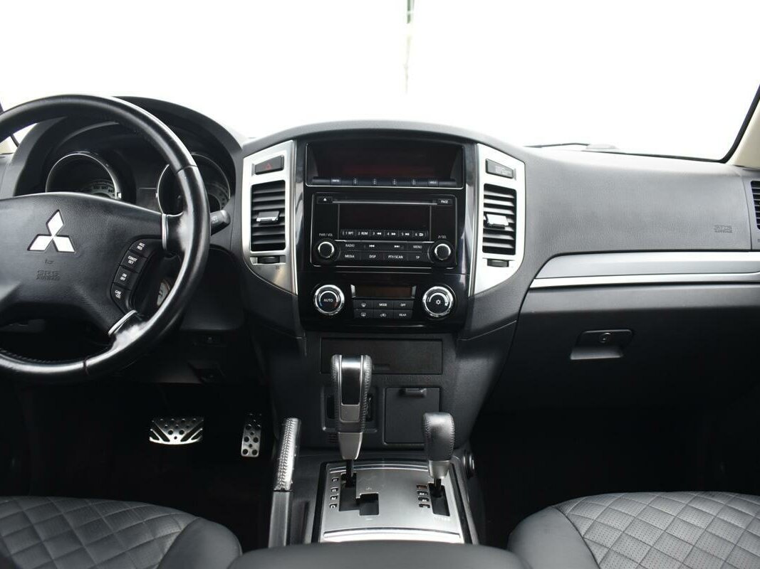 Mitsubishi Pajero, 2015