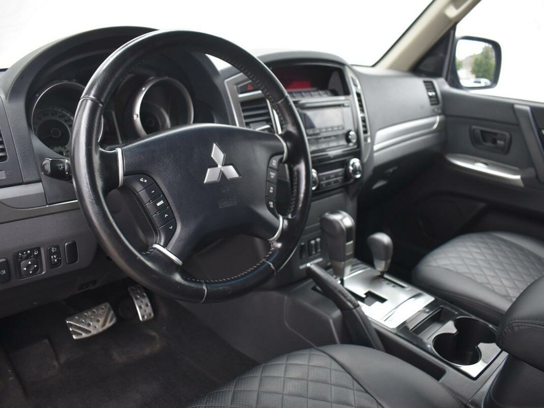 Mitsubishi Pajero, 2015