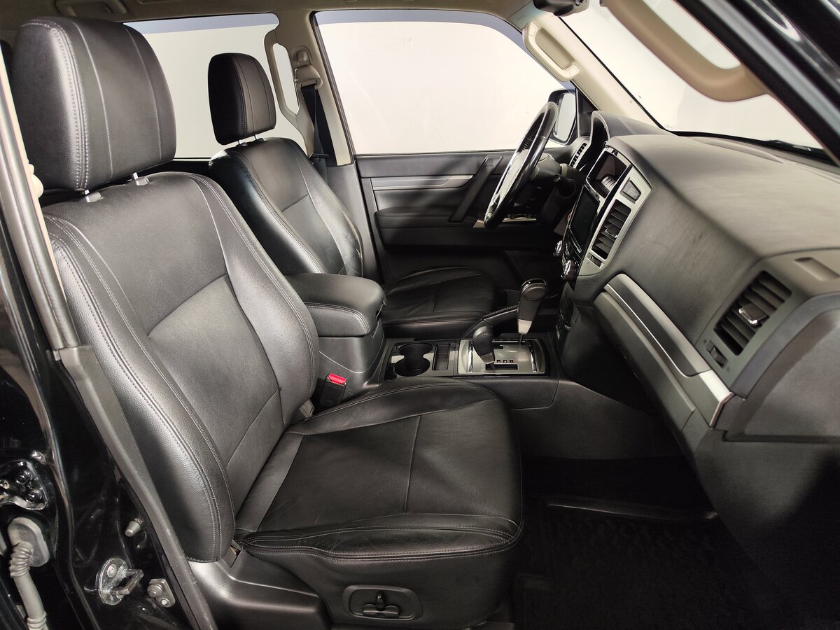 Mitsubishi Pajero, 2015