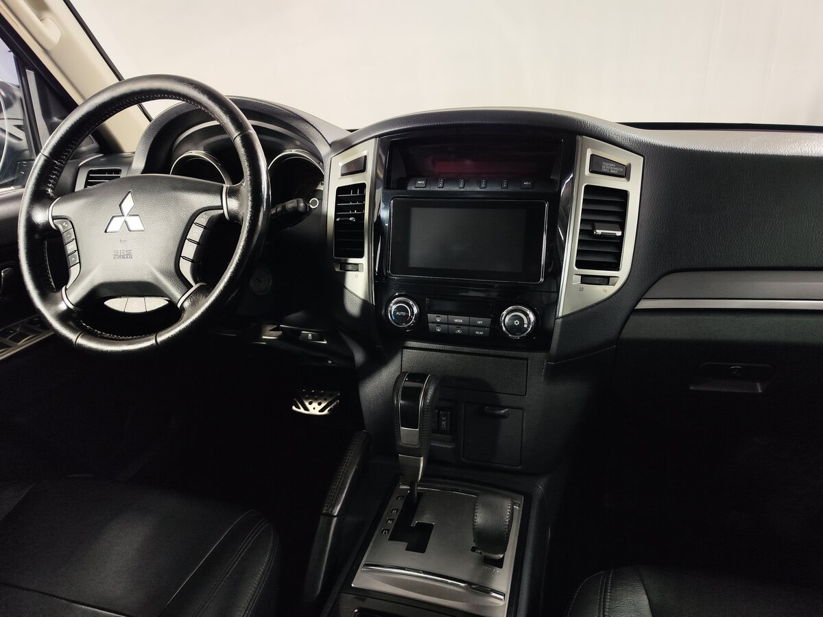 Mitsubishi Pajero, 2015