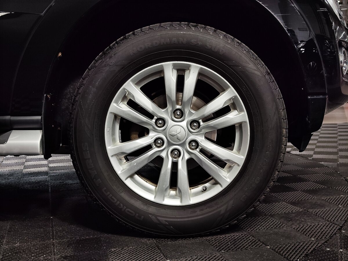 Mitsubishi Pajero, 2015