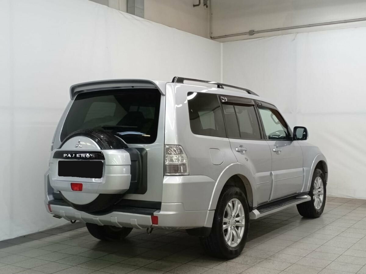 Mitsubishi Pajero, 2011