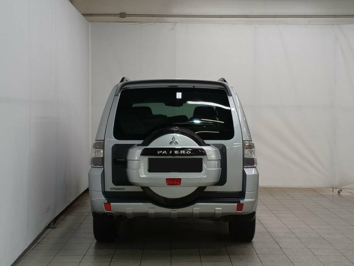 Mitsubishi Pajero, 2011
