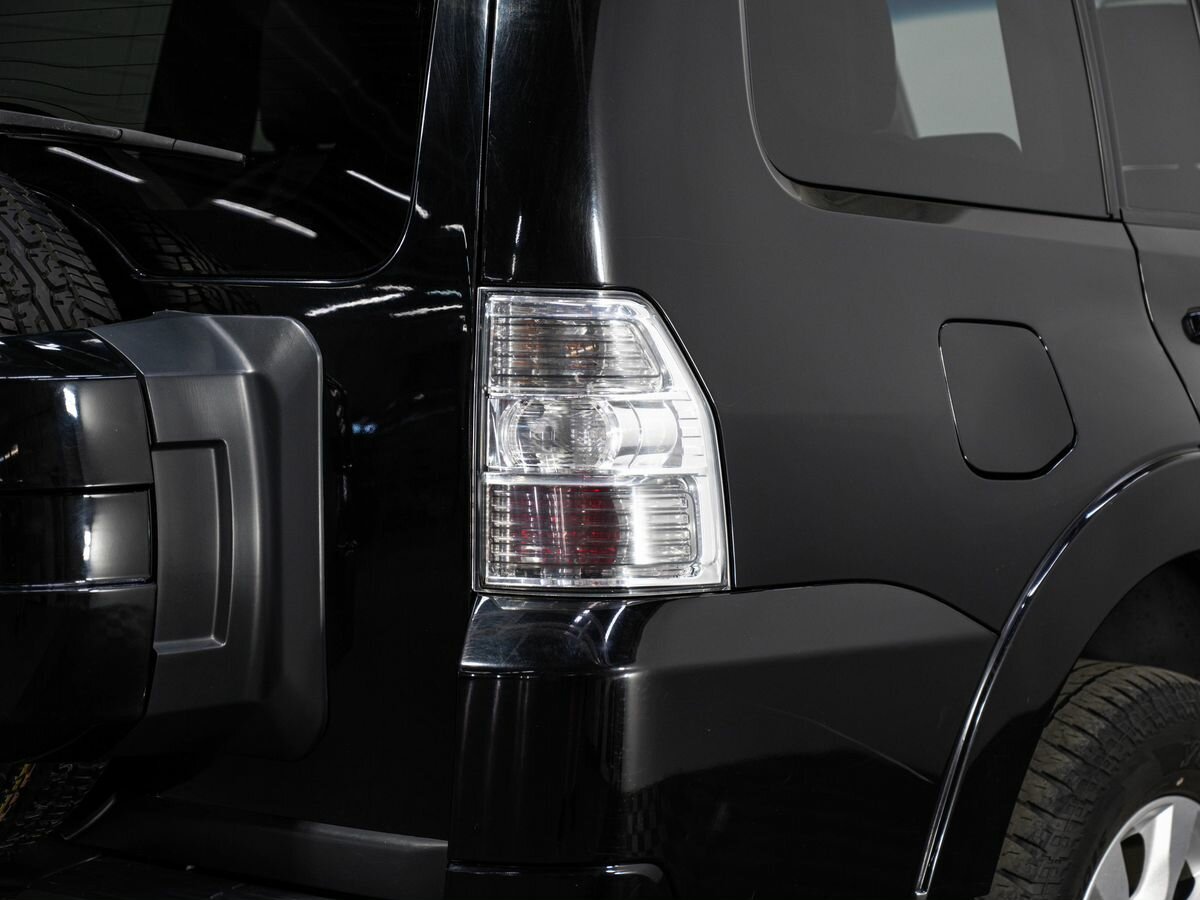 Mitsubishi Pajero, 2011